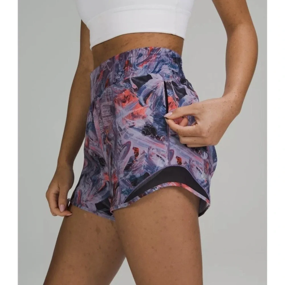 Lululemon Hotty Hot Lined Shorts‎ Size 4 Atmospheric Purple Multi 2.5